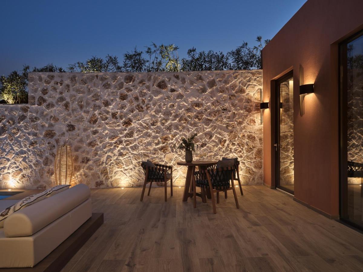 Villa White Springs Retreat Orthoniaí Exterior foto